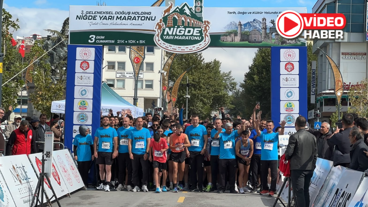 Niğde'de 3. Geleneksel Yarı Maratonu koşuldu