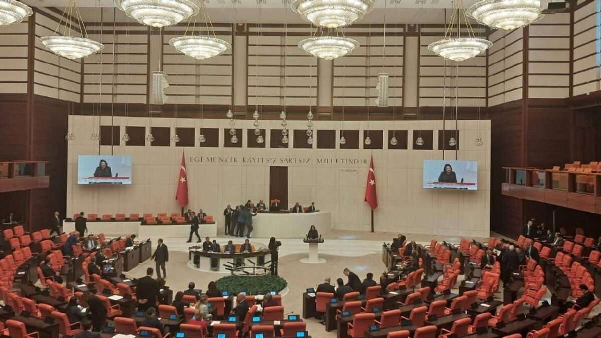 Fon tasfiyesi teklifi Meclis'te: Merkez Bankası rezervlerine vurgu