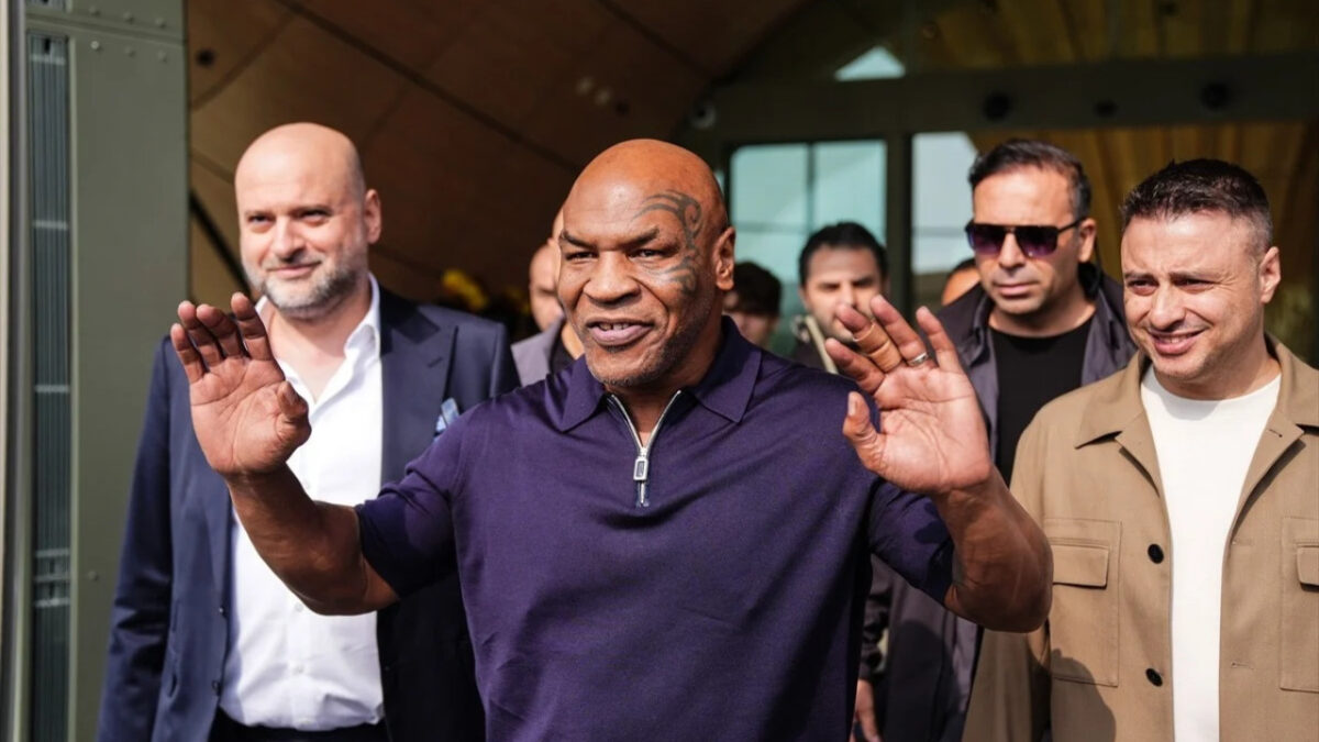 Mike Tyson İstanbul'da: Tuzlu Kahve dizisine konuk olacak