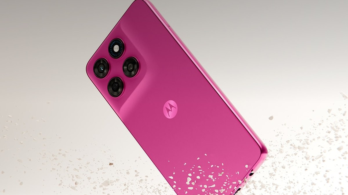 Pembe Moto G47 arkadan görünüm