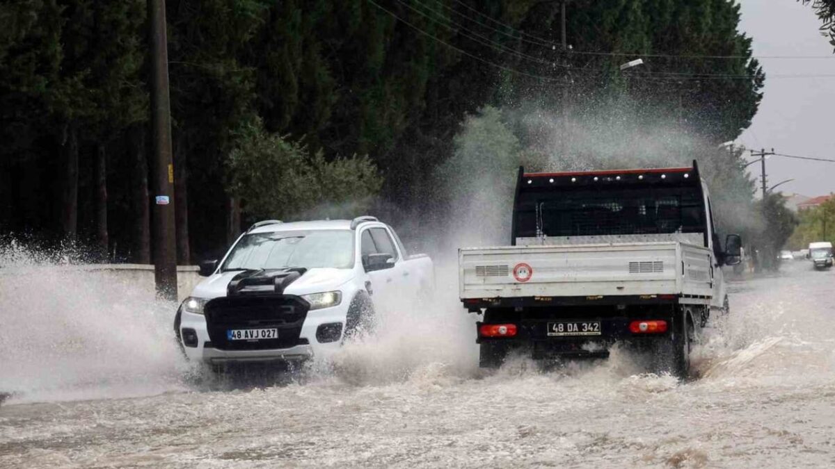 Muğla’da yedi ilçede kuvvetli yağış uyarısı: yer yer aşırı yağış bekleniyor