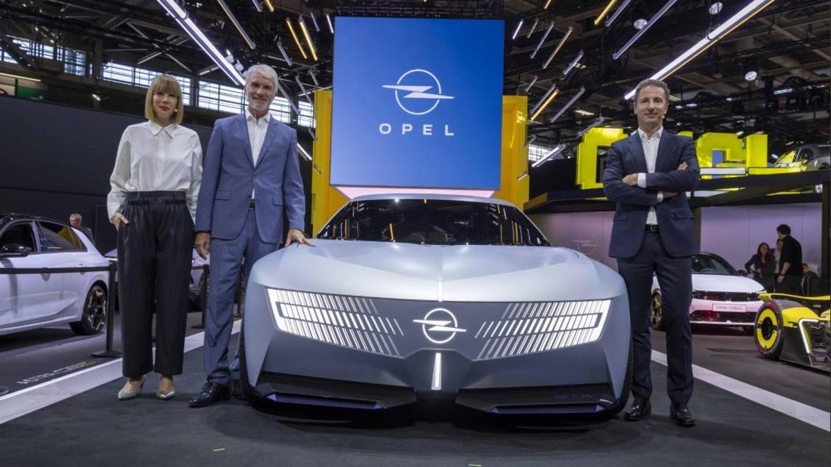 Opel'den 2 dünya prömiyeri