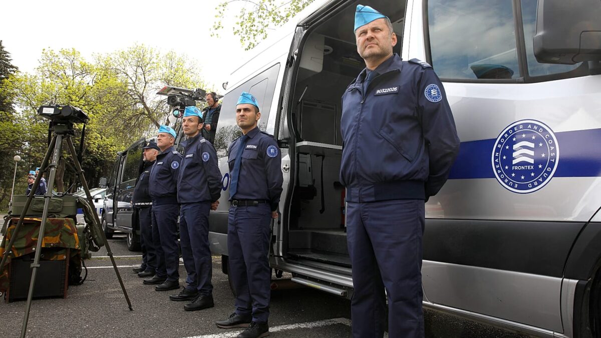 Özel haber: AB, Frontex'in göçmenleri sınır dışı etme yetkilerini genişletiyor