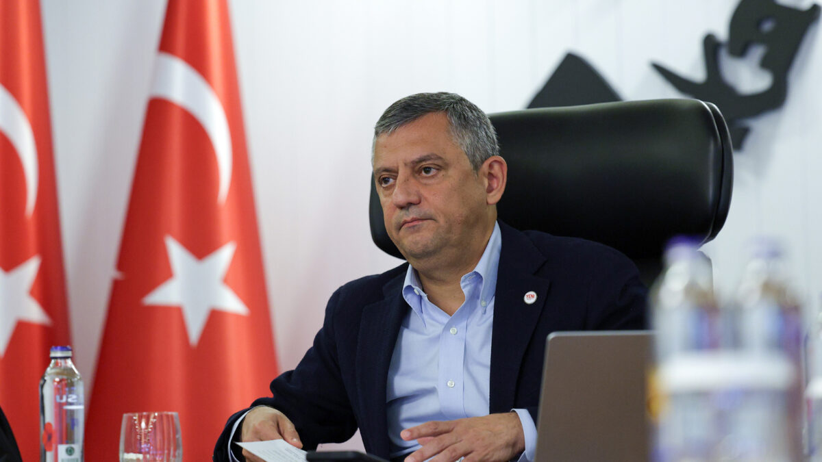 Özgür Özel, Sosyalist Enternasyonal Toplantısı'na katıldı