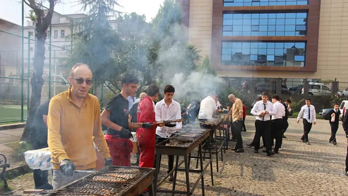 Rize’deki Festivalde Palamut Sürprizi