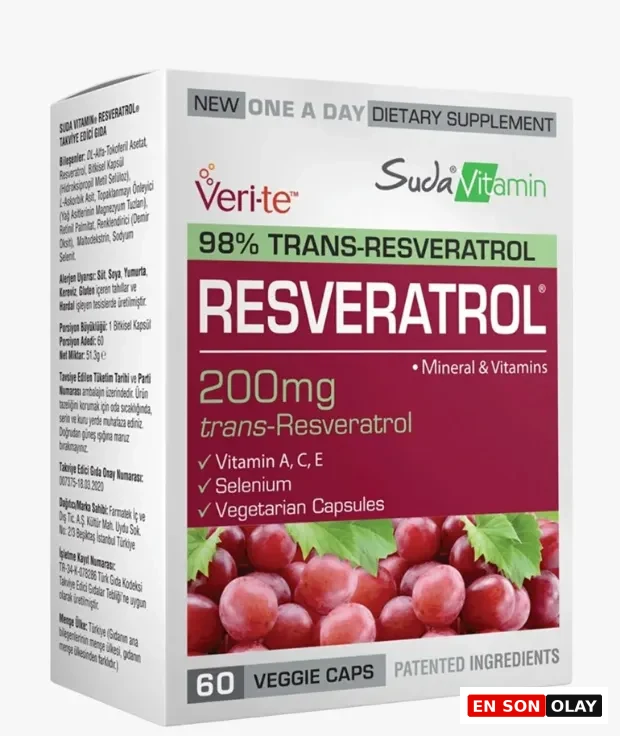 Beyaz bir zeminde duran, üzerinde Suda Vitamin ve Veri-te logoları ile büyük puntolarla yüzde 98 Trans-Resveratrol yazısı bulunan, 200mg trans-resveratrol içeren ve altında kırmızı üzüm görselleriyle longevity ve hücresel gençleşme faydalarını vurgulayan bir takviye edici gıda kutusu.