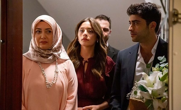 Cuma akşamı dizi başına 7,95 reyting düştü, ancak ekranda yalnızca iki dizi vardı.