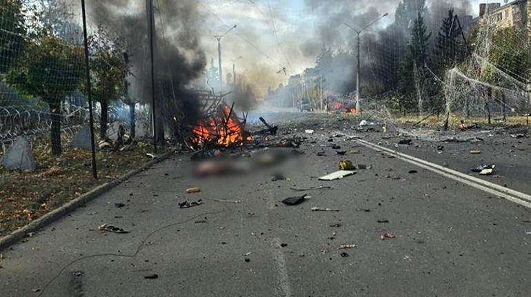 Rusya, Ukraynada otobüs durağını vurdu Çok sayıda ölü ve yaralı var