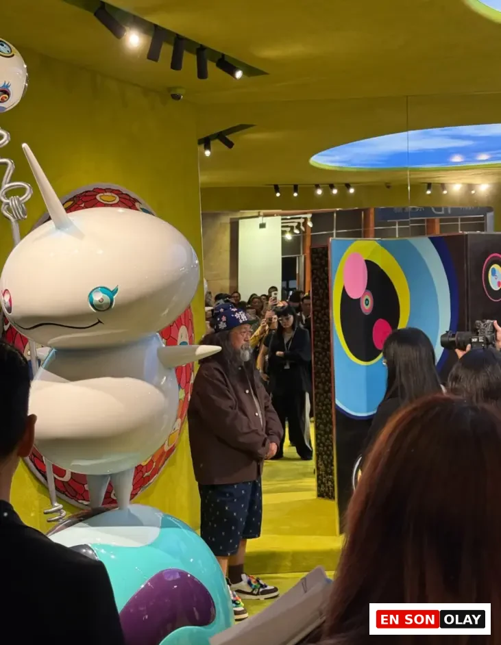 Takashi Murakami, Art Basel Hong Kong 2025’te ikonik figürleriyle izleyiciyle buluşurken pop kültür ve sanat arasındaki sınırları yeniden tanımlıyor.