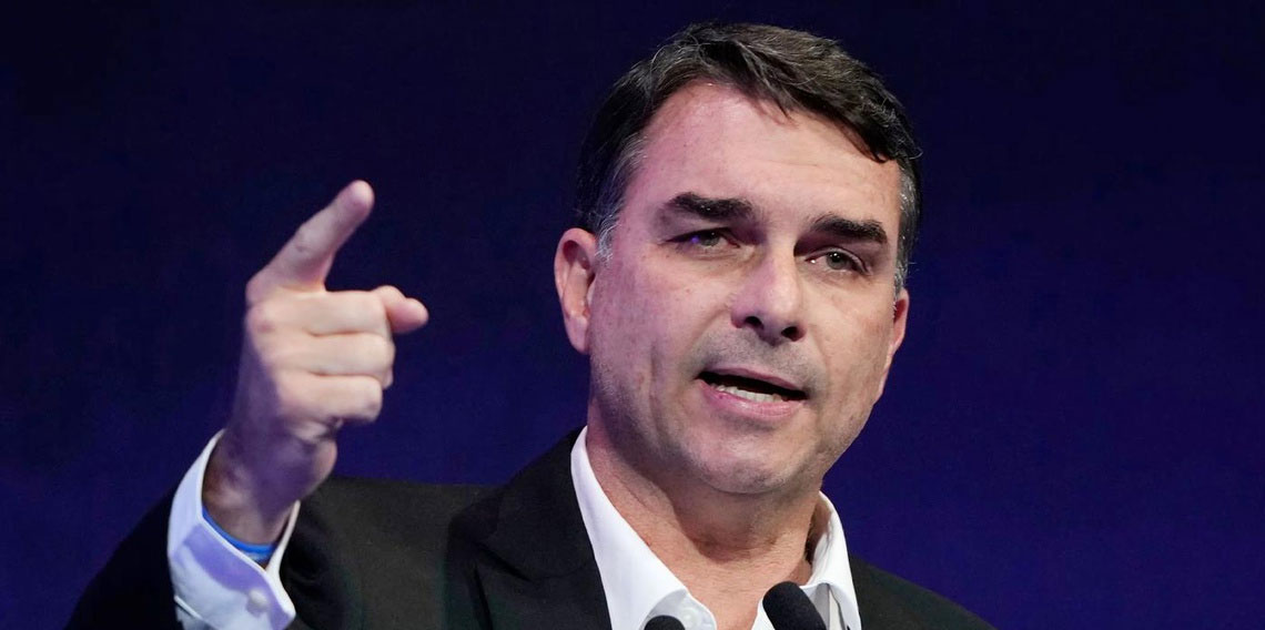 Seçimi kaybeden Bolsonaro babası gibi ülkeden kaçtı
