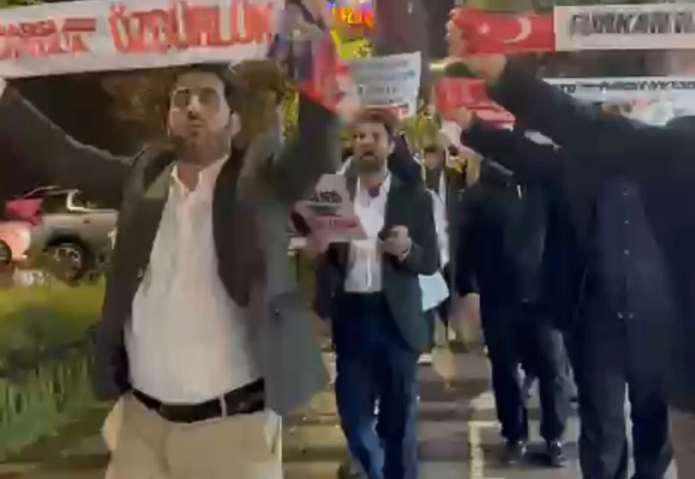Siirt'te Furkan Hareketi Gönüllülerinden Özgürlük Yürüyüşü ve Adalet Bekleyişi