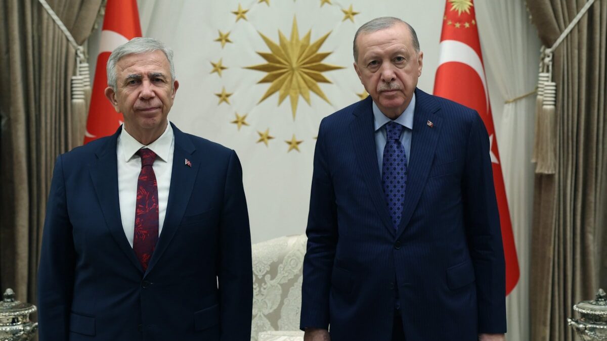 Son ankette çarpıcı sonuçlar: Mansur Yavaş, Erdoğan’ı farklı yeniyor; Meclis’te kimse çoğunluk olamıyor