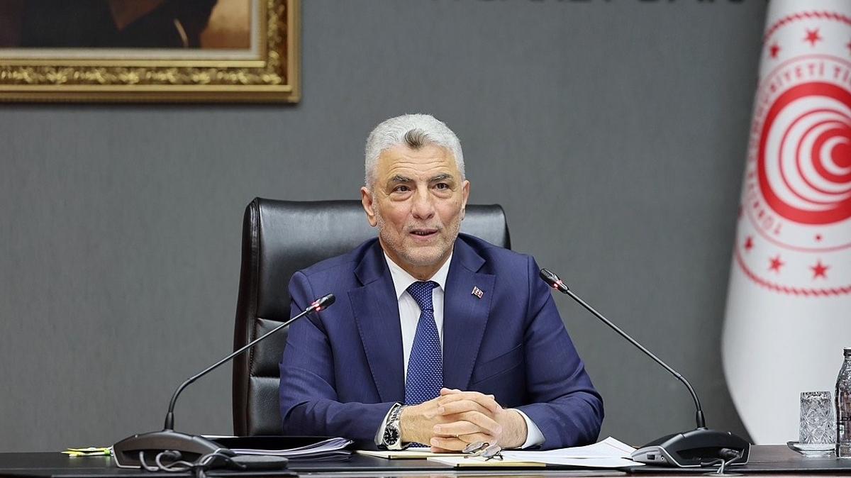 İhracat hızlandı, dış ticaret açığı geriledi… Bakan Bolat rakamları değerlendirdi