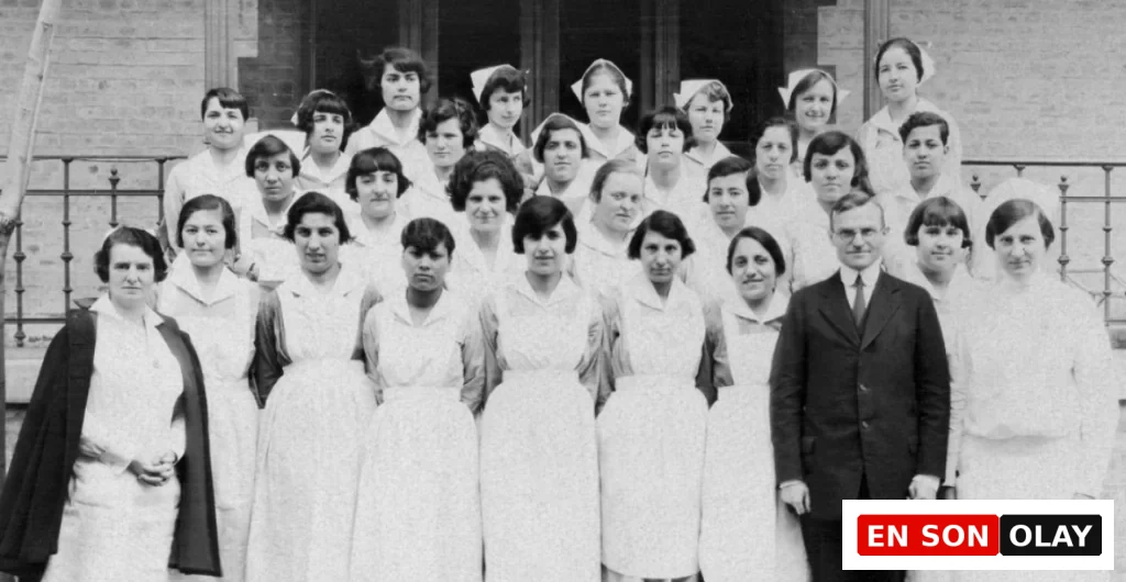 Türk Hemşire Derneği'nin kurucularından biri olan ve bu derneğin 18 yıl boyunca başkanlığını üstlenen Esma Deniz,