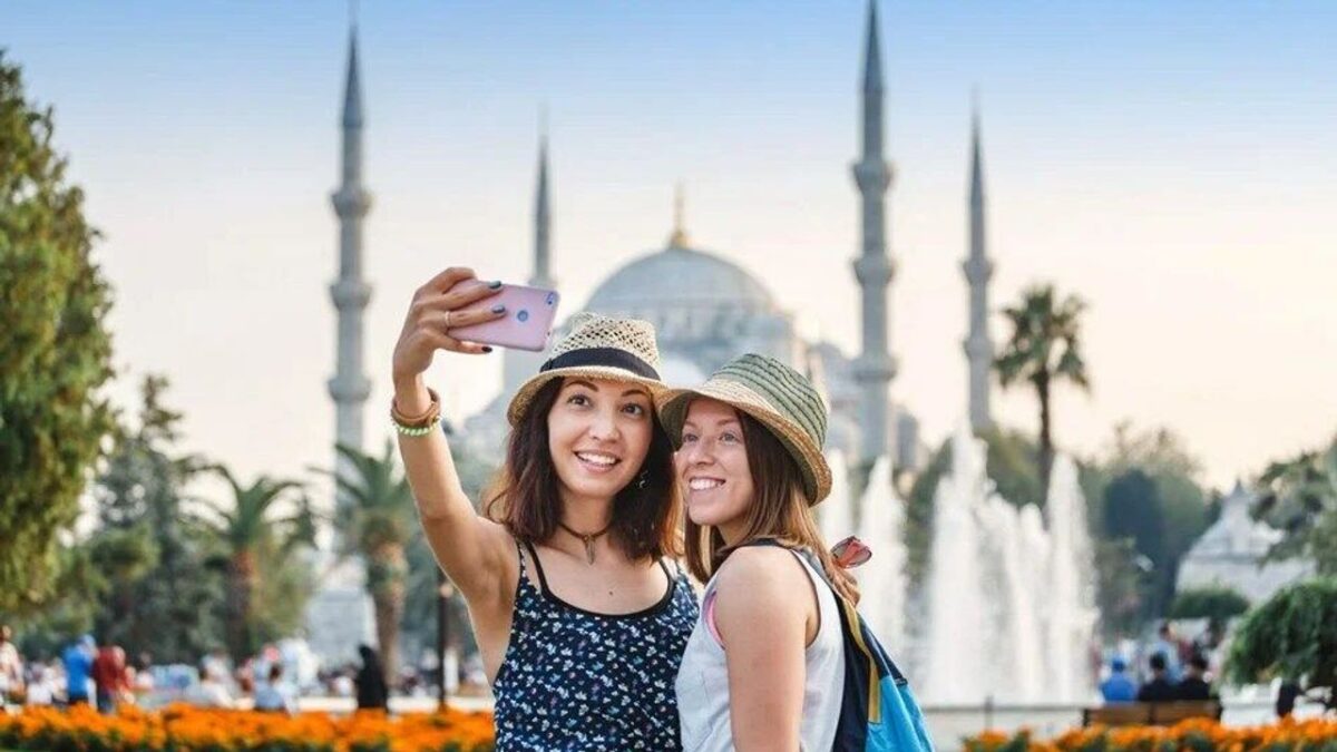 Türkiye Turizminde Dikkat Çeken Tablo! Turist Azaldı, Gelir 25,5 Milyar Doları Geçti