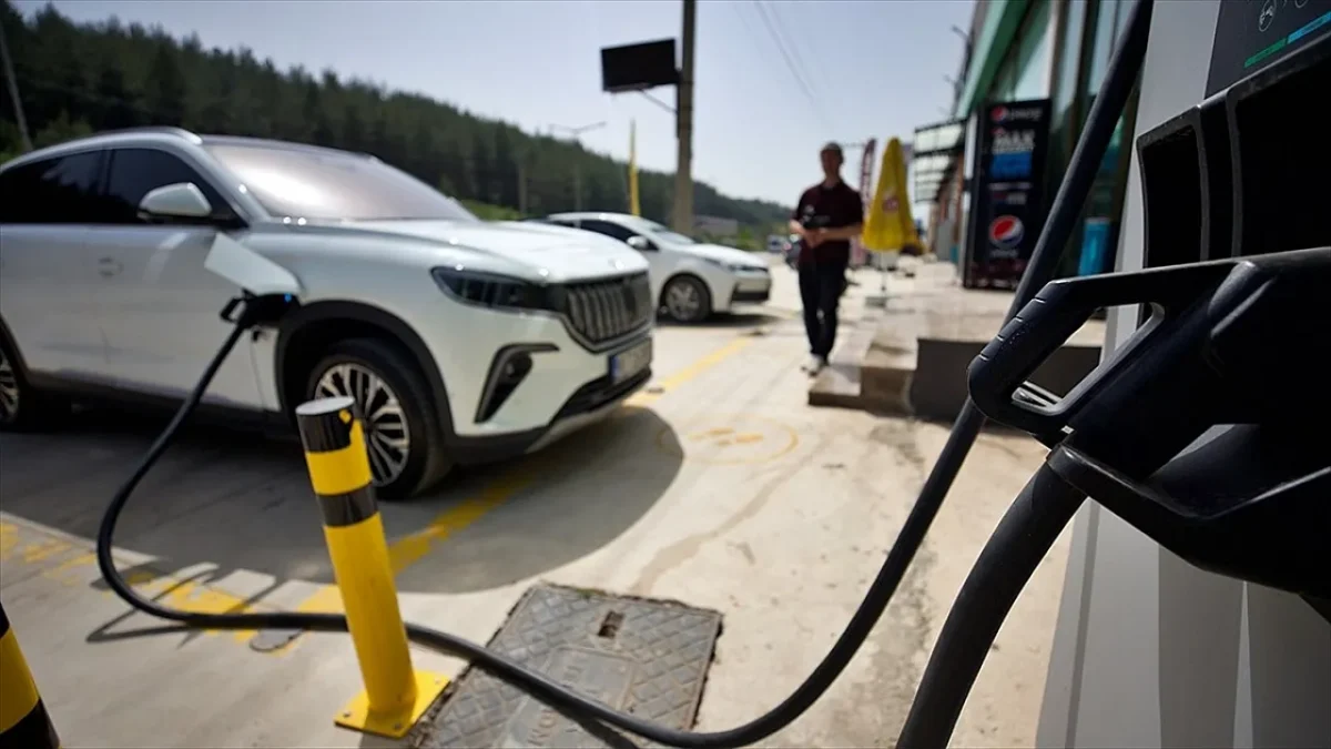 Türkiye’de elektrikli otomobil sayısı 486 bini geçti: Van bu dönüşüme ne kadar hazır?