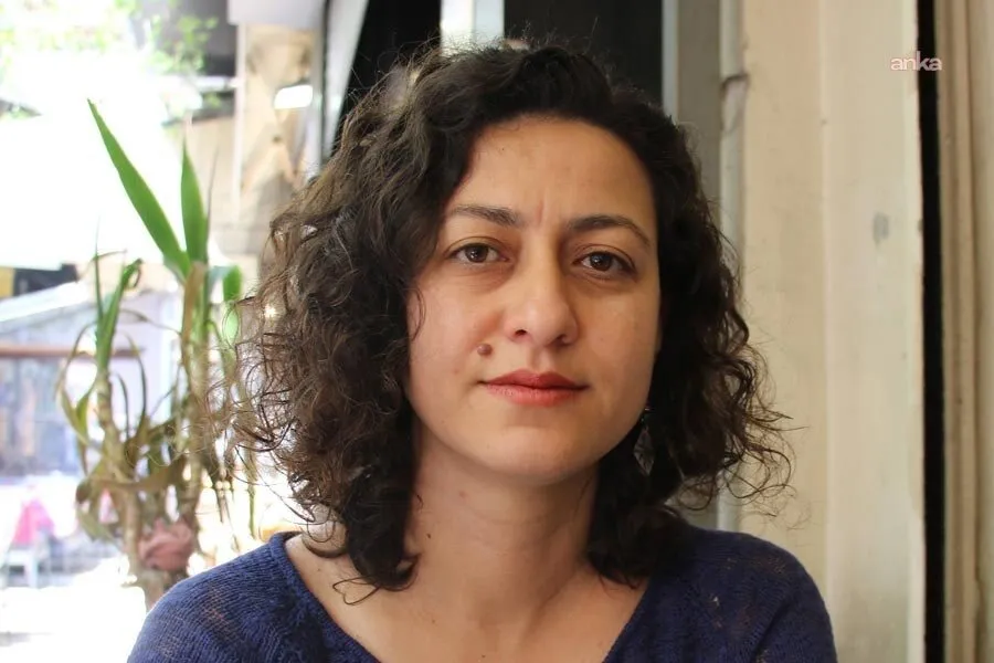 Tutuklu gazeteci Derya Okatan