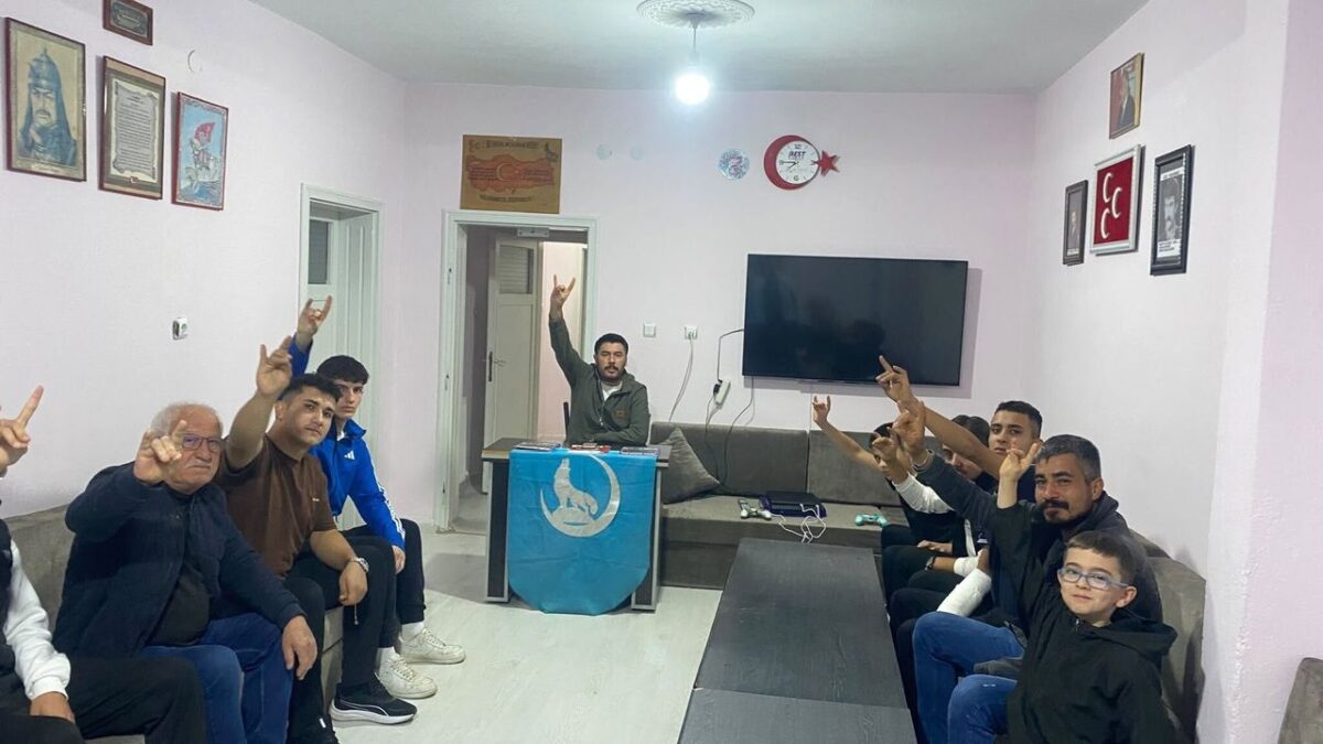 Ülkü Ocakları Şefaatli’de güz dönemi eğitimleri başladı