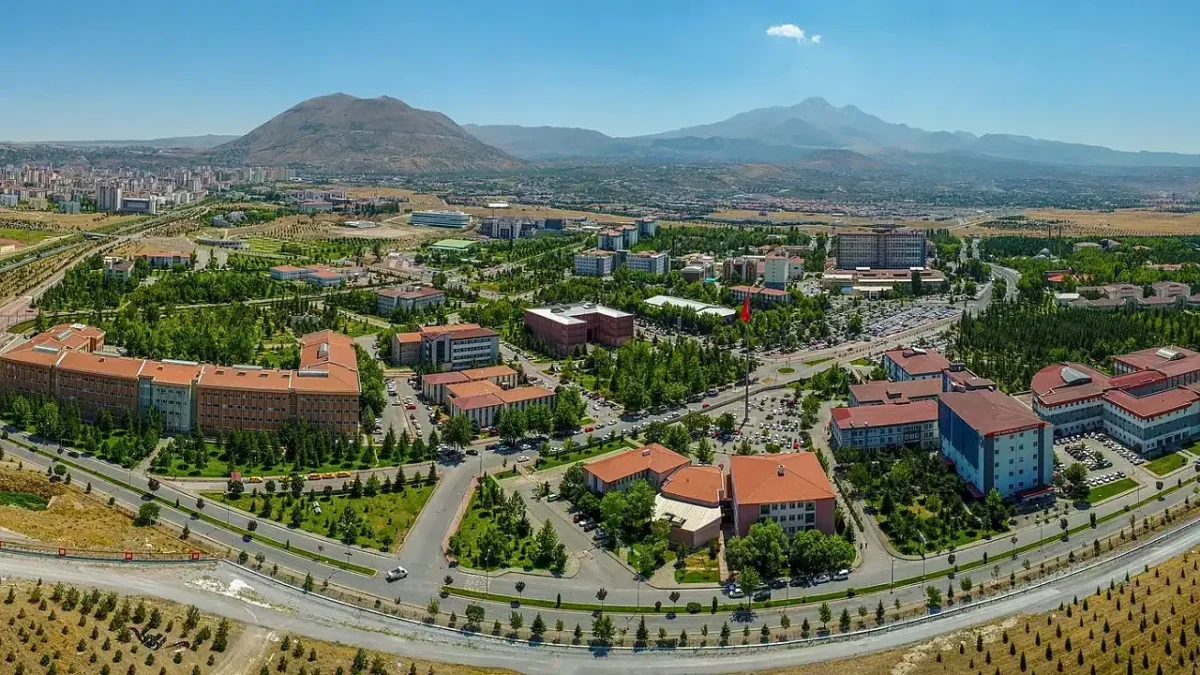 Üniversiteli gençler dikkat: Ücretsiz eğitim için geri sayım başladı