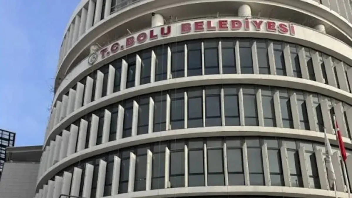 Bolu Belediyesi’ne şafak operasyonu: 4 gözaltı
