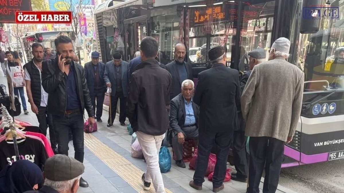 Van’da 6 köy tek otobüste: “Bir bacağım havada gittim”