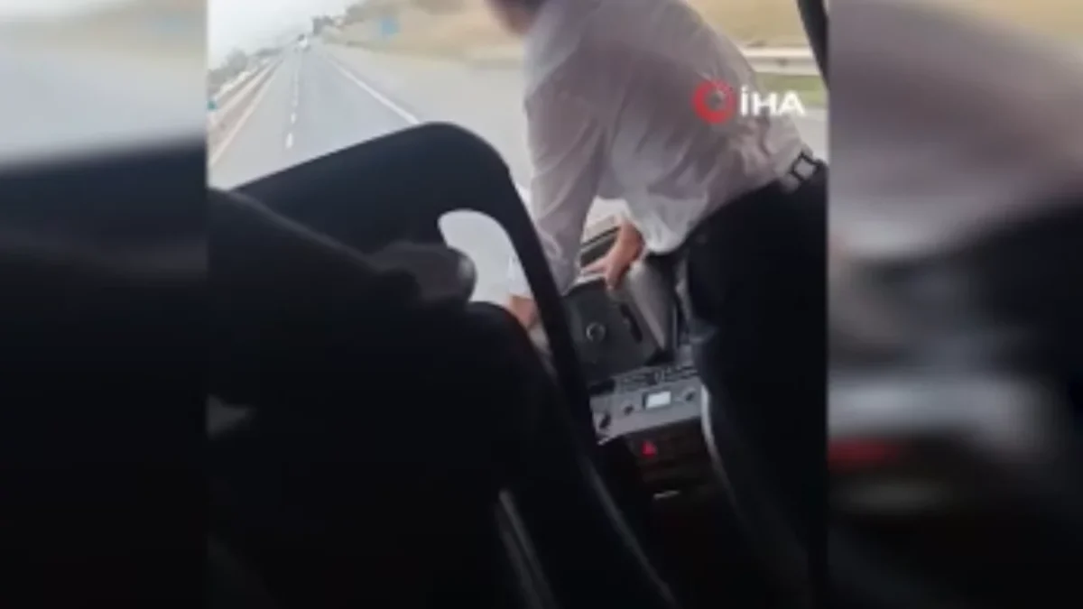 Van'dan Bursa'ya giden otobüste skandal görüntüler!