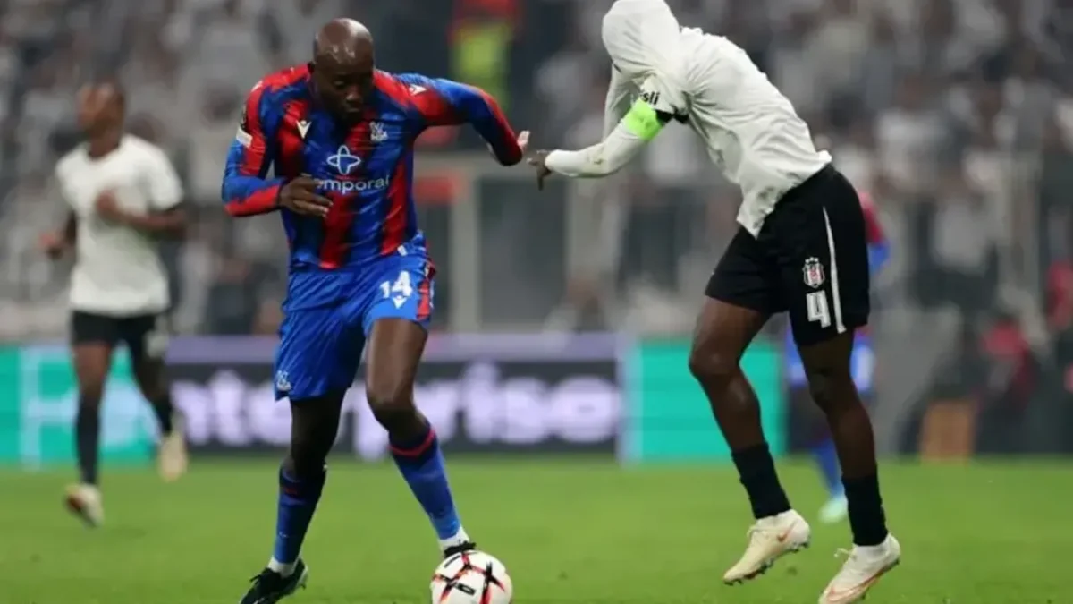 Wilfred Ndidi’nin formasının yüzünü kapattığı o anlar sosyal medyanın gündemine oturdu