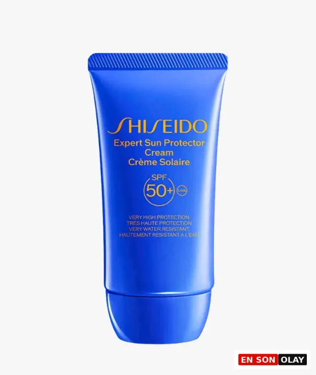 Marka Adı: SHISEIDO
Ürün Adı: Shiseido GSC Mavi Uzman Güneş Koruyucu Krem SPF50
Ürün Cinsiyeti: Unisex
Ürün Tipi: Güneş Kremi
Ürün Sezonsallığı: Yaz / Dört Mevsim
Ürün Çeşidi: Yüksek Korumalı Güneş Kremi
Ürün Özellikleri: Shiseido Expert Sun Protector Cream, cildinizi güneşin zararlı UVA ve UVB ışınlarına karşı çok yüksek düzeyde koruma sağlayan SPF 50+ faktörlü bir güneş kremidir. Özel formülü sayesinde suya karşı oldukça dayanıklı olup, yüzme ve terleme gibi durumlarda bile etkisini sürdürür. Şık ve canlı mavi renkteki tüp ambalajı, pratik kullanımı ve kolay taşınabilirliği ile dikkat çeker.
Öne Çıkan Detaylar:
- Çok yüksek SPF 50+ ve UVA koruması ile cildi kalkan gibi sarar
- Suya karşı üstün dayanıklılığı sayesinde yaz sporları ve deniz aktiviteleri için idealdir
- Mavi ambalaj tasarımıyla yaz enerjisini ve tazeliği yansıtır
Kimler Kullanıyor?: Güneşli günlerde dışarıda vakit geçirmeyi sevenler, plajda, denizde veya açık hava sporlarında cildini en üst düzeyde korumak isteyenler için tasarlanmıştır. Güneşin yıpratıcı etkilerine karşı güçlü bir bariyer arayan, suya dayanıklı ve etkili bir koruma tercih eden herkes bu ürünü rahatlıkla kullanabilir.