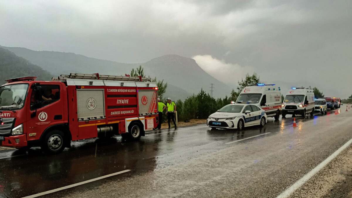 Yolcu minibüsü şarampole uçtu: Çak soyıda yaralı var