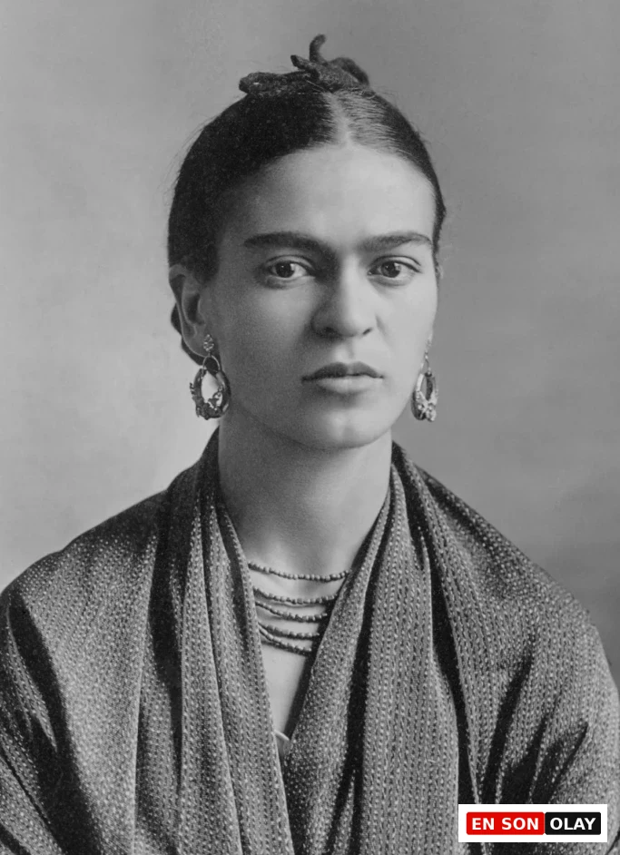 Benzersiz tarzı ve güçlü bakışıyla Frida Kahlo, acının sanata dönüşümünü temsil ediyor.